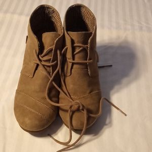 Tan wedge boots